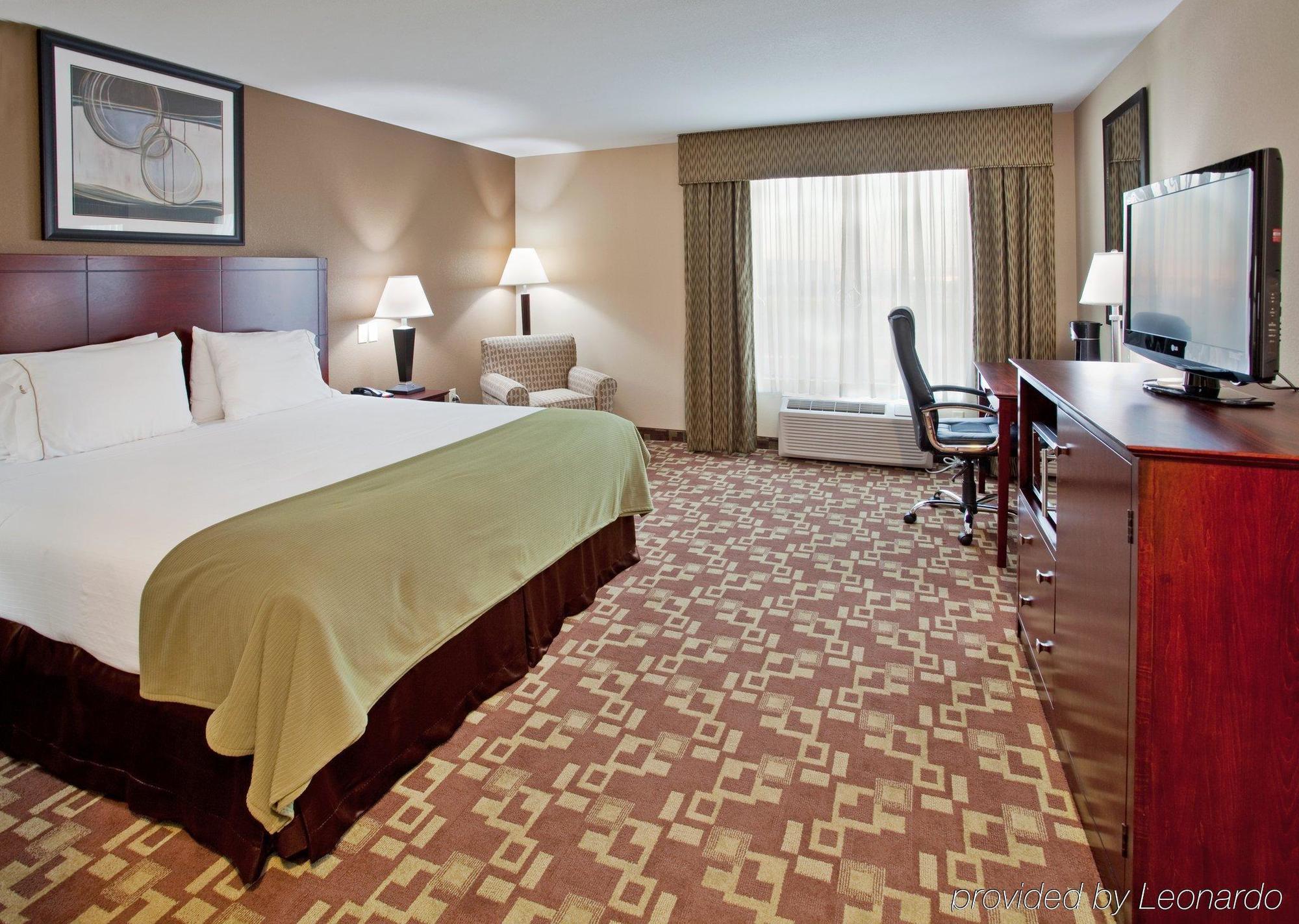 Holiday Inn Express Hotel & Suites St. Charles, An Ihg Hotel Saint Charles Habitación foto